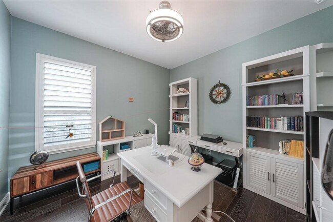 Building Photo - 4204 Stiles Ln
