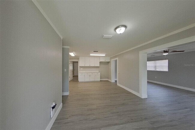 Building Photo - 1923 N Brack St