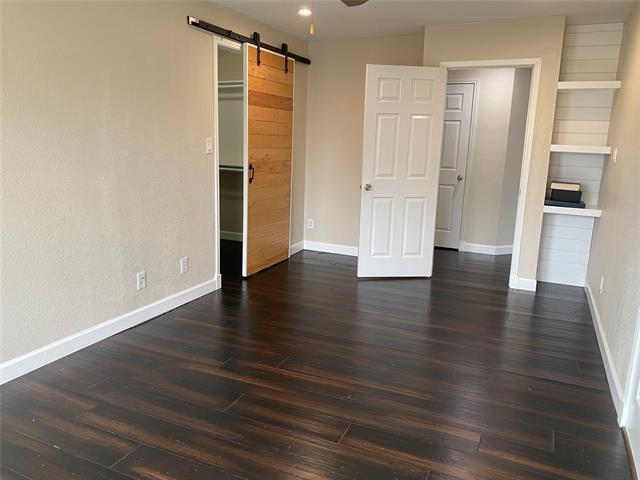 Building Photo - 2920 Pinehurst Ln