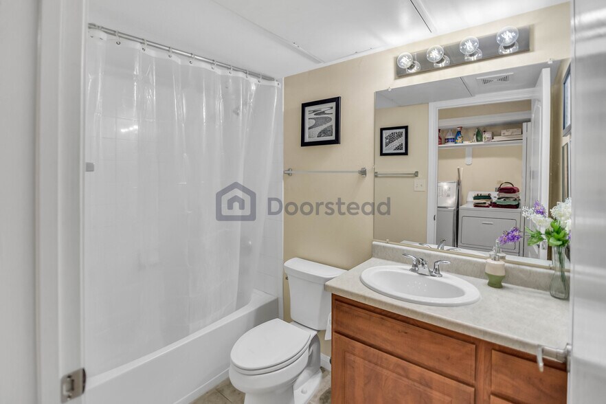 Building Photo - 8415 Hearth Dr
