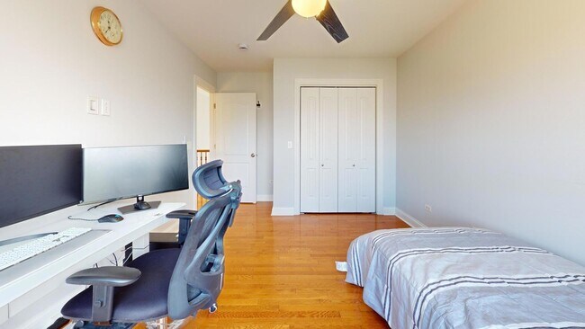 Building Photo - 331 Mary Belle Cir