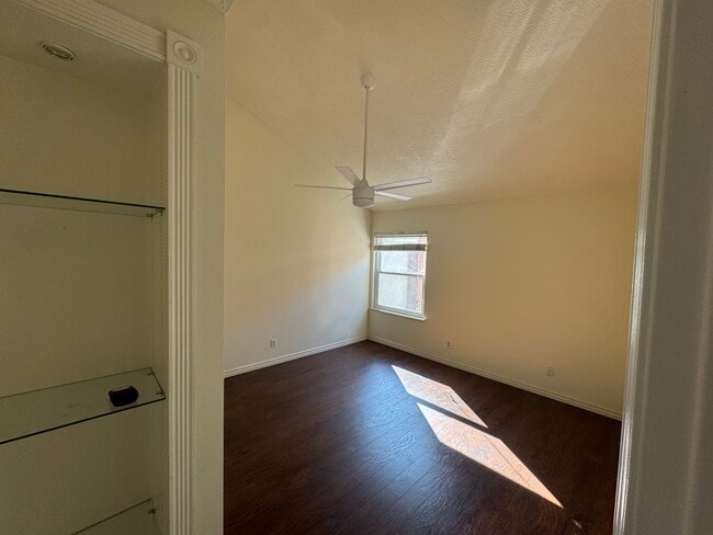 Building Photo - 28161 Haria