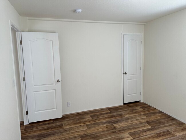 Building Photo - Newer 3 bedroom 2 bathroom house in Thurston!