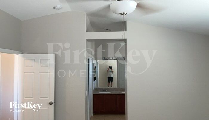 Building Photo - 6476 Hamilton Grove Ave