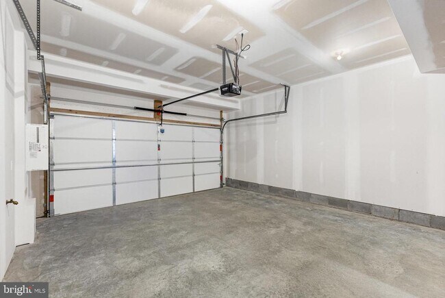 Building Photo - 7841 Briarwood Dr
