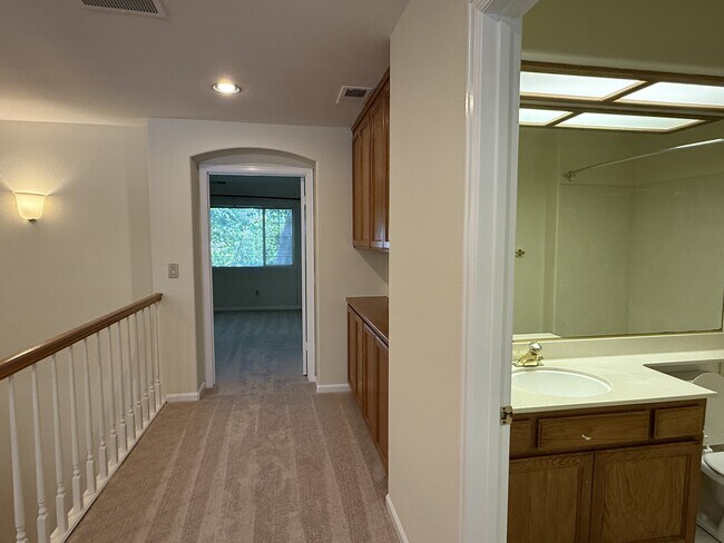 Building Photo - 538 Mill River Ln
