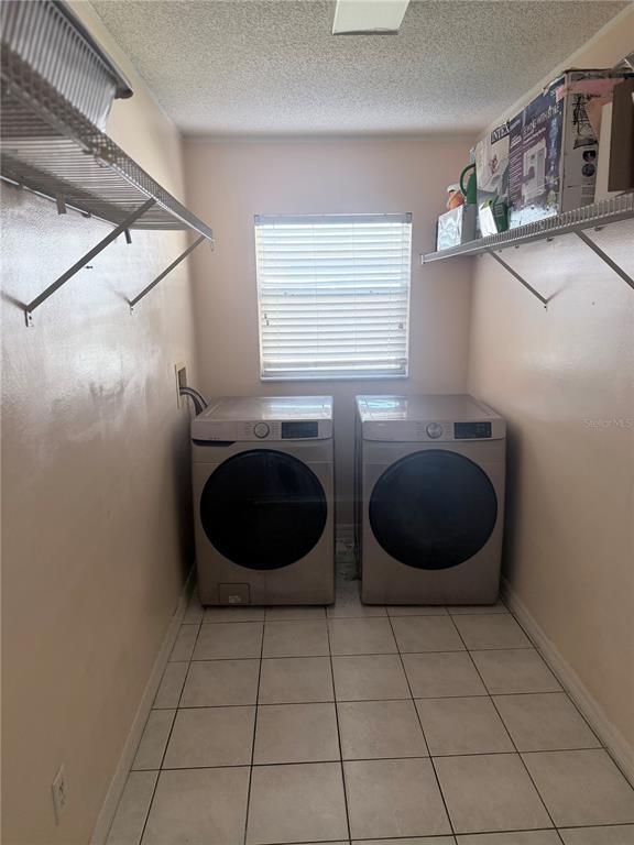 Building Photo - 2618 Hawthorne Ln