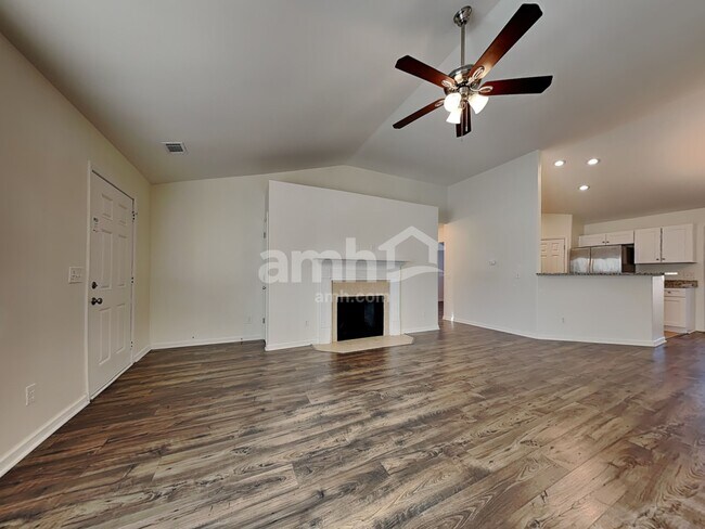 Building Photo - 163 Willow Point Cir