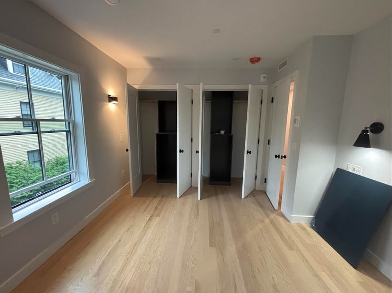 Building Photo - 12 Aldersey St