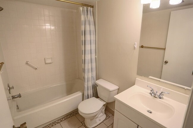 Building Photo - 40 Andalusia Ct