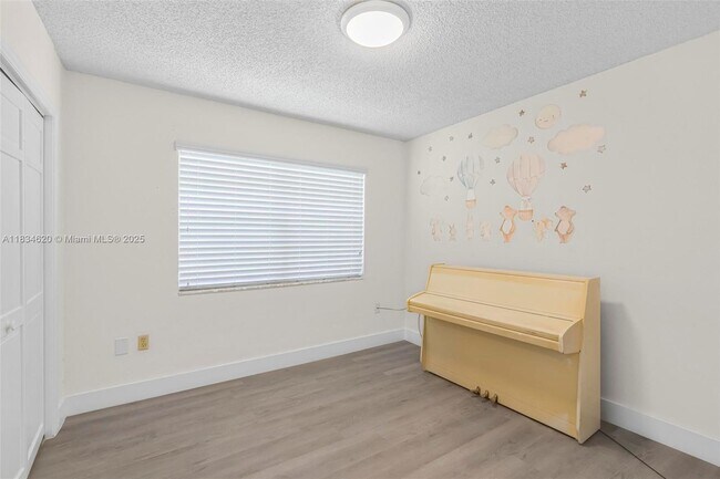 Building Photo - 9075 SW 48th Terrace