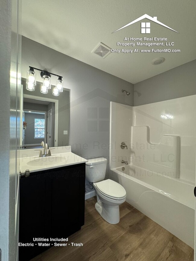 Building Photo - 2610 N Bluff St