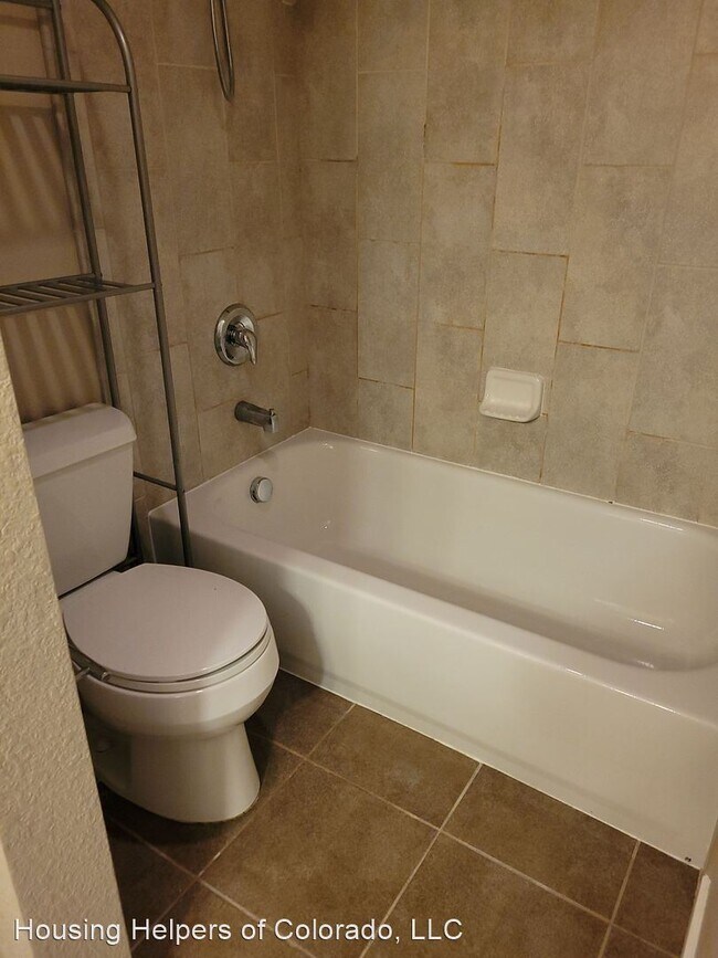 Building Photo - 2 br, 2.5 bath House - 2830 East College A...