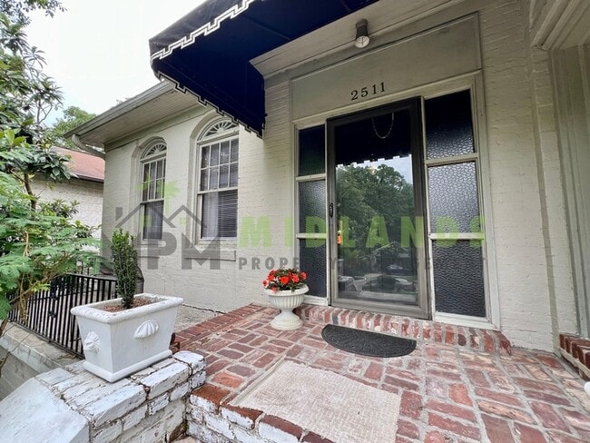 Building Photo - 2511 Blossom St