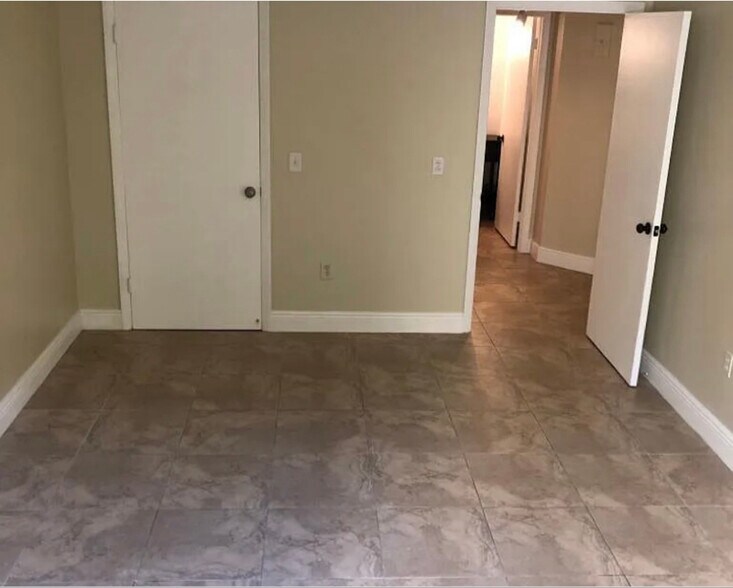 Building Photo - 8343 Lake Dr