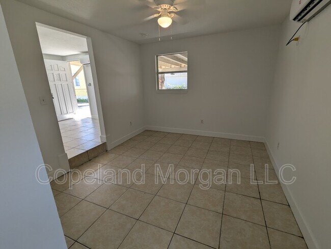 Building Photo - 2033 1/2 20th Street South