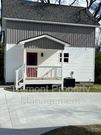 Building Photo - 1226 Sholar Ave