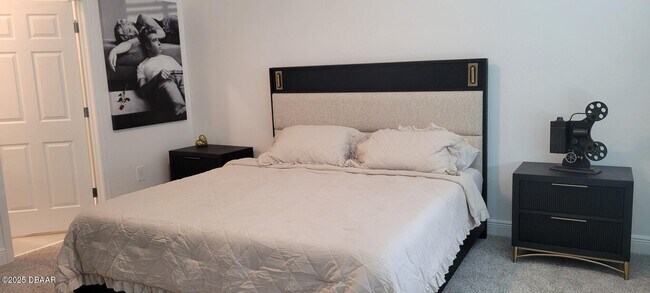 Building Photo - 284 Links Ter Blvd