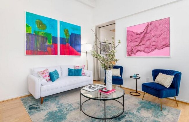 Building Photo - Situated in an excellent location of SOMA ...