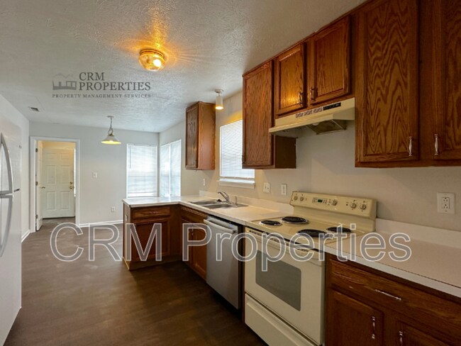 Building Photo - 7202 Parklake Cir