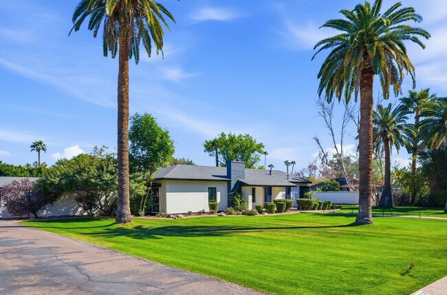 Building Photo - 2939 N Manor Dr E