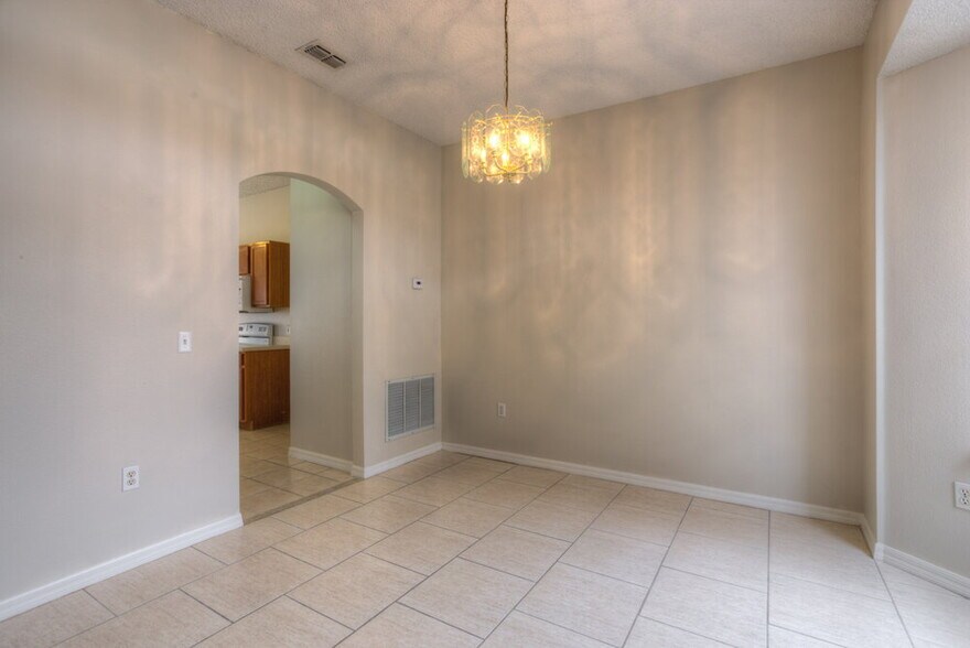 Building Photo - 2510 Sherbrook Ln