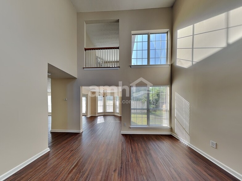 Building Photo - 170 Taggart Run NW