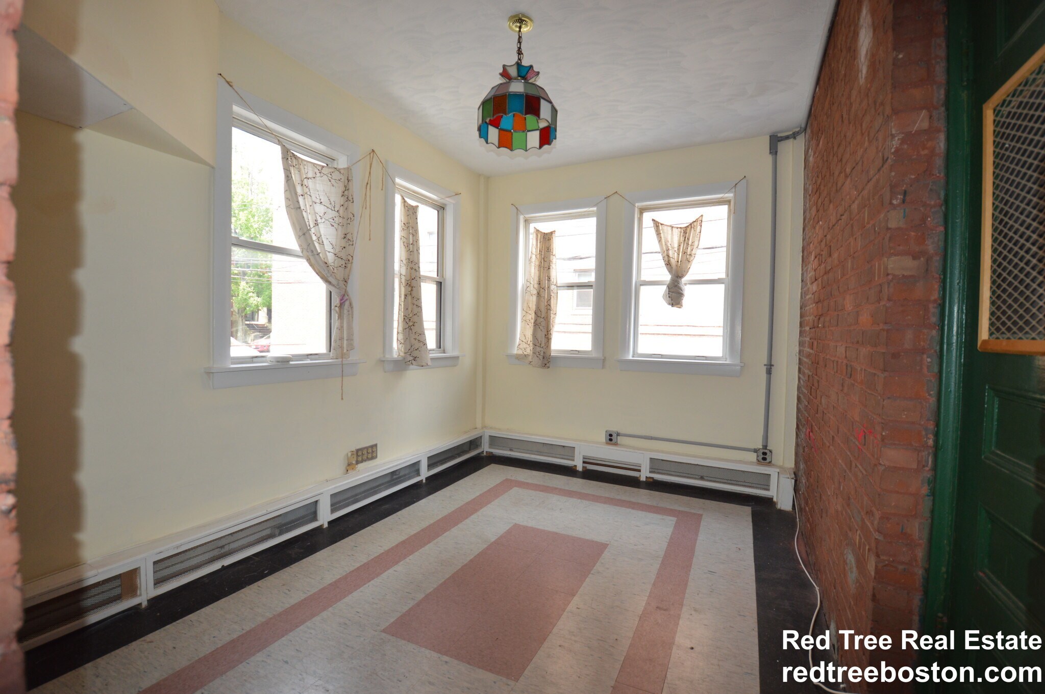 Building Photo - 1906 Beacon St