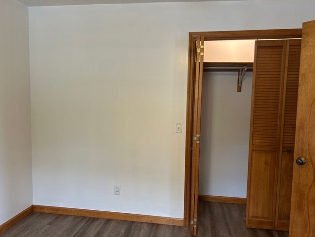 Building Photo - 2 Bedroom, 1 Bath One Level Blountville