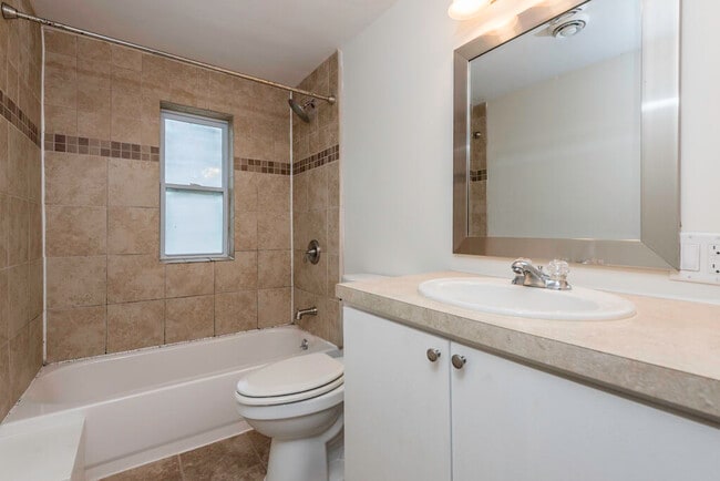 Building Photo - 10605 39th Ave