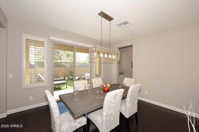 Building Photo - 10072 E Bell Rd