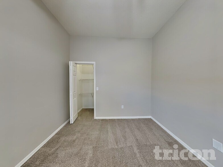 Building Photo - 1810 Cattleman Dr