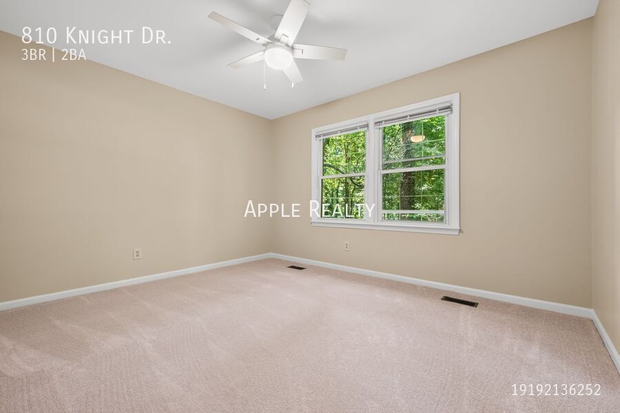 Building Photo - 810 Knight Dr
