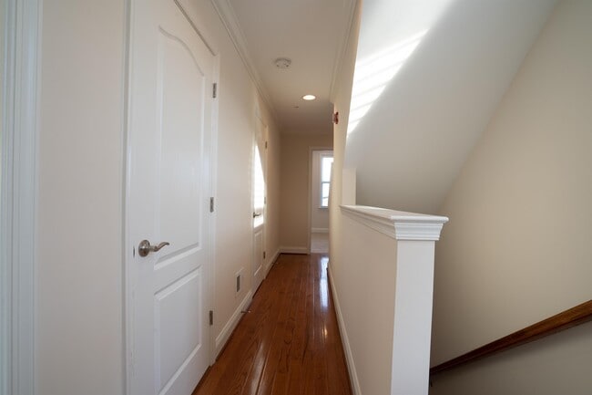 Building Photo - 132 N Duncan St