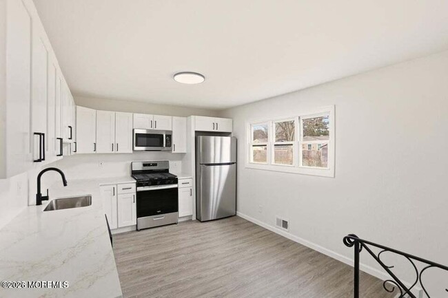 Building Photo - 28 Brandies Rd