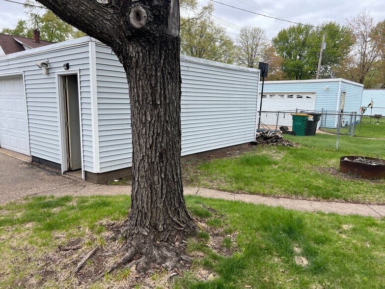 Building Photo - 1206 Pershing St
