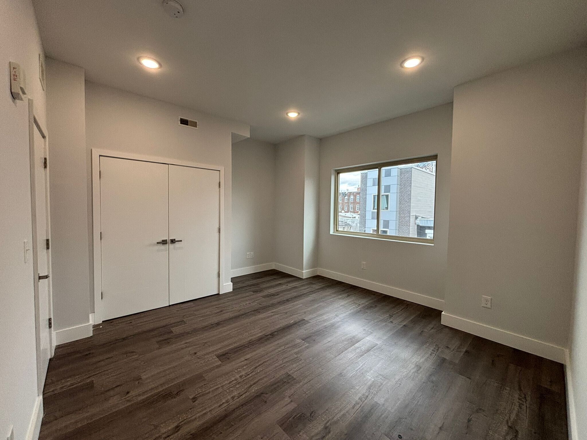 Building Photo - 2252 N Delhi St