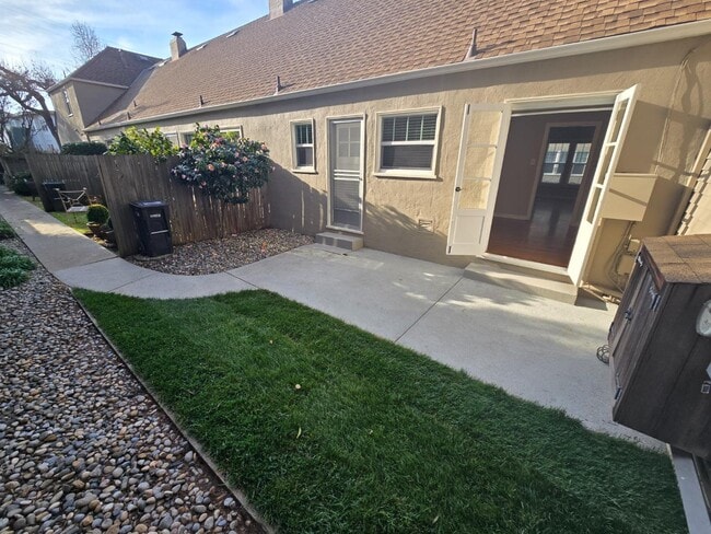 Building Photo - 1218 Bellevue Ave