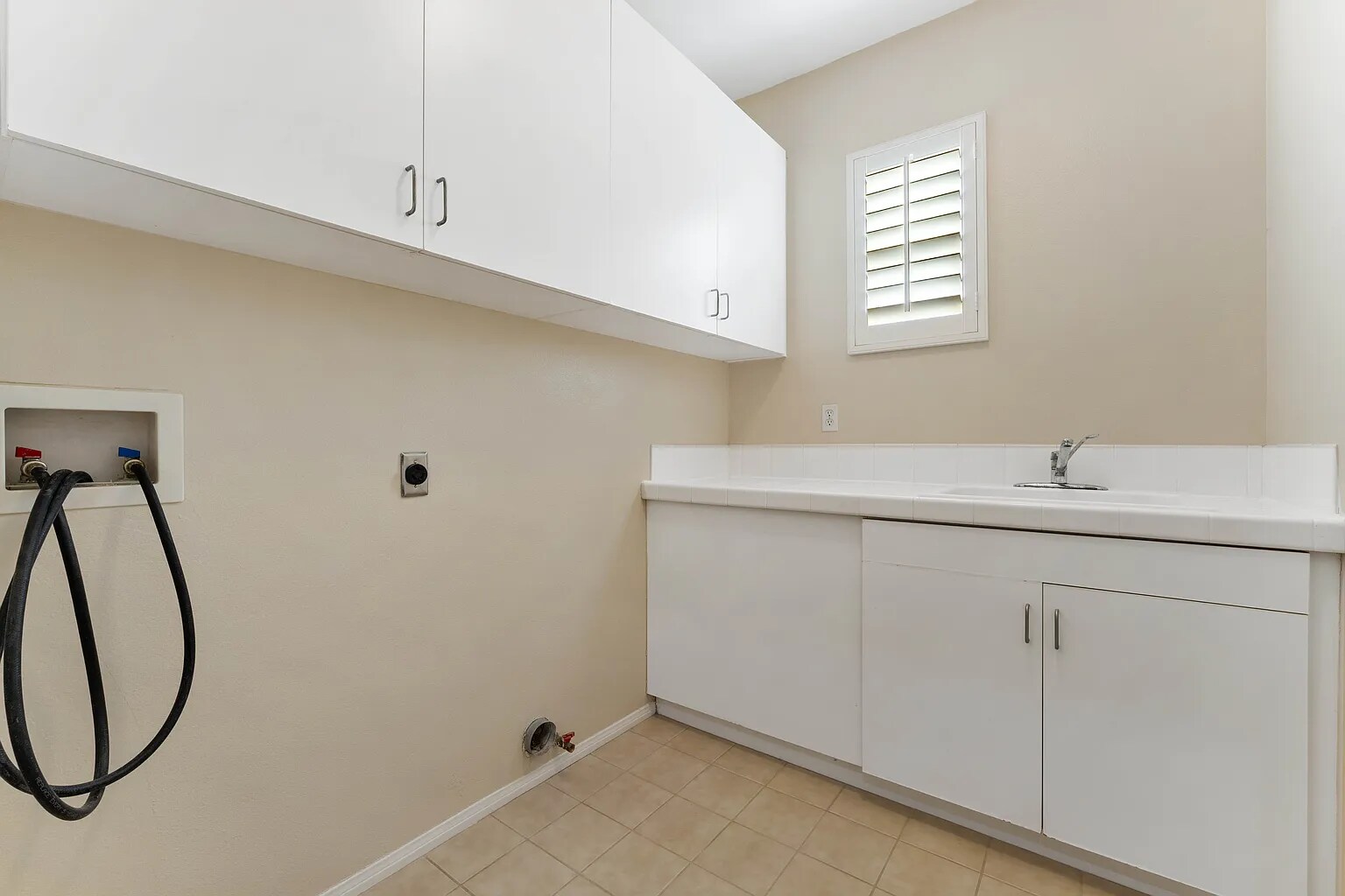 Building Photo - 25617 Henley Way