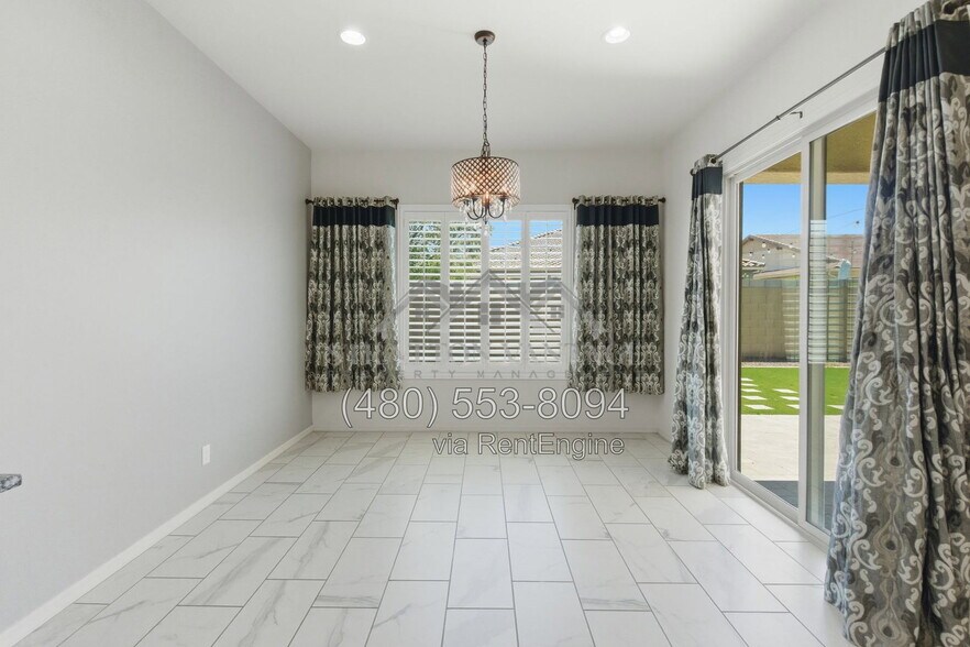 Building Photo - 1083 E Holland Park Dr
