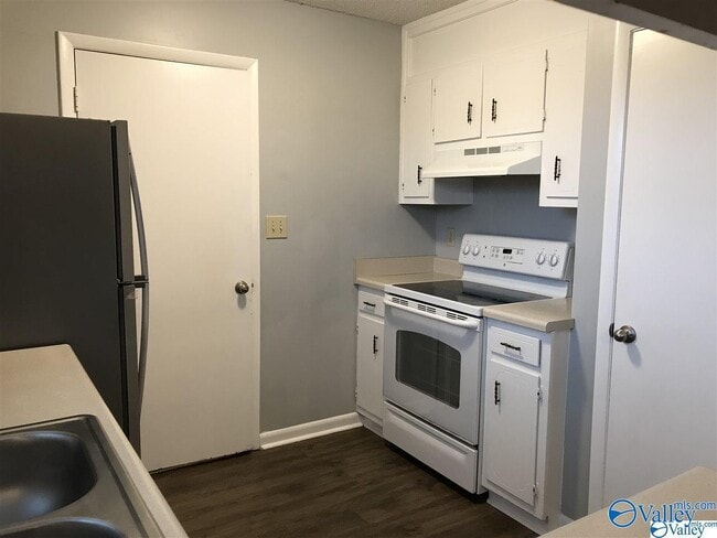 Building Photo - 104 Woodlawn Dr