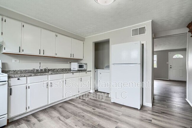 Building Photo - 902 Catawba Ct