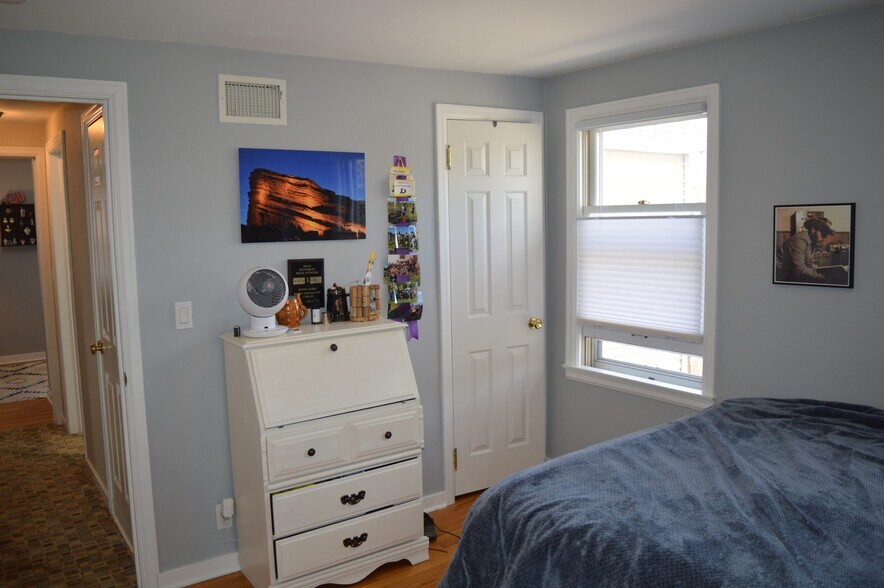 Building Photo - 7002 Hubbard Ave