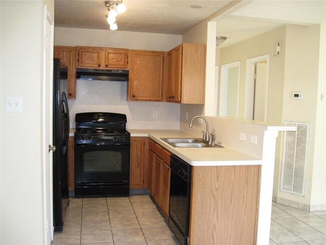 Building Photo - 10326 Bushy Creek Dr
