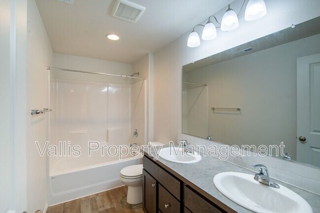 Building Photo - 4850 Heathwood St NE