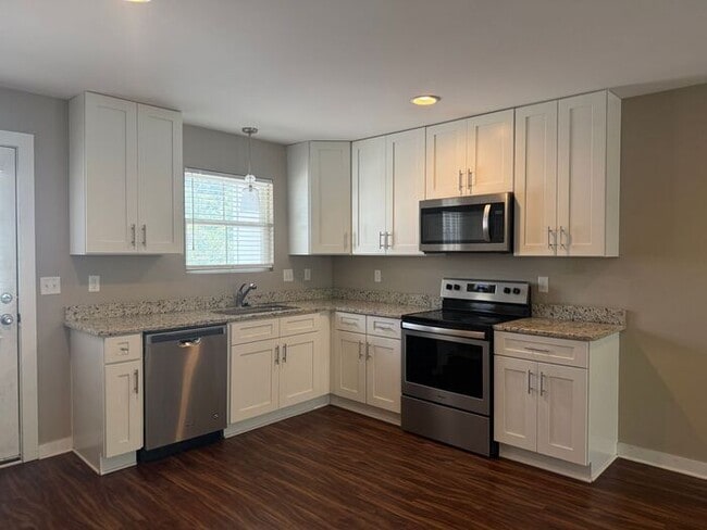 Building Photo - FOR RENT - Beautiful Modern Townhouse in Madison