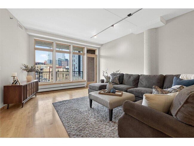 Building Photo - 111 N 4th Ave