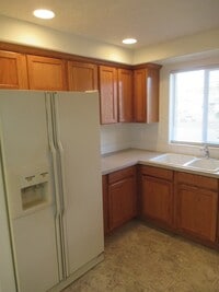 Building Photo - Three Bedroom Home in Independence