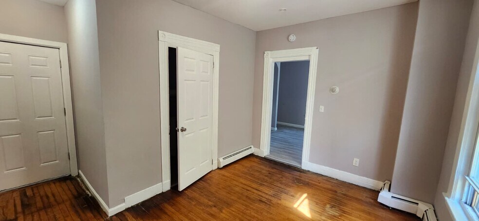 Building Photo - 399 Howard Ave