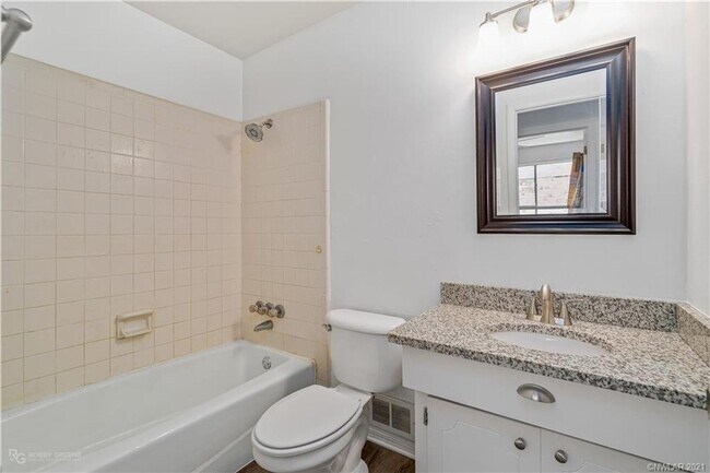 Building Photo - Updated 3 bed/ 2 bath home in South Bossier